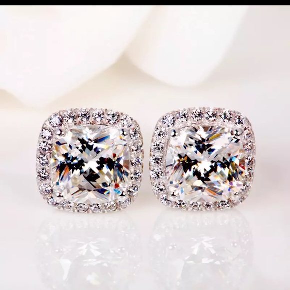 🌟 Sterling Silver 925 CZ Square Stud Earrings - Picture 1 of 6